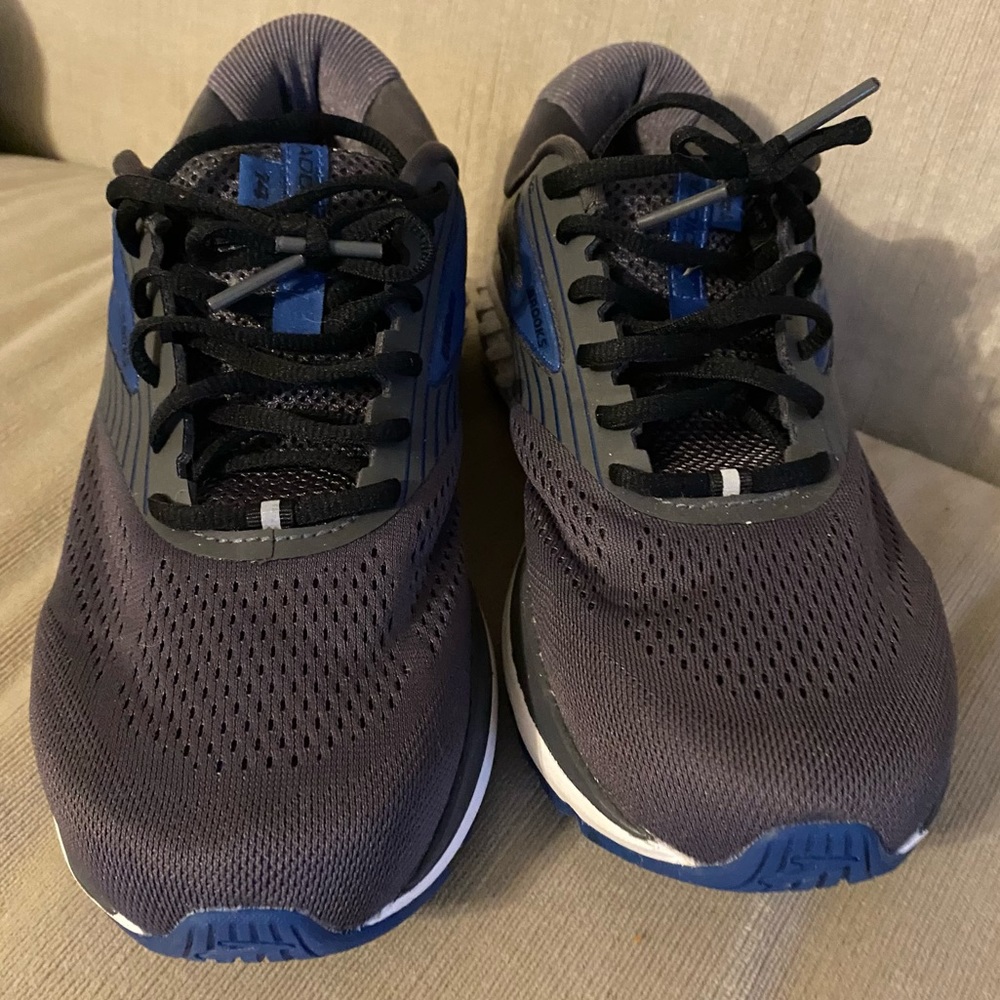 Brooks tennis shoes walking Men's Addiction 14 Running Shoes Size 9.5 medium D